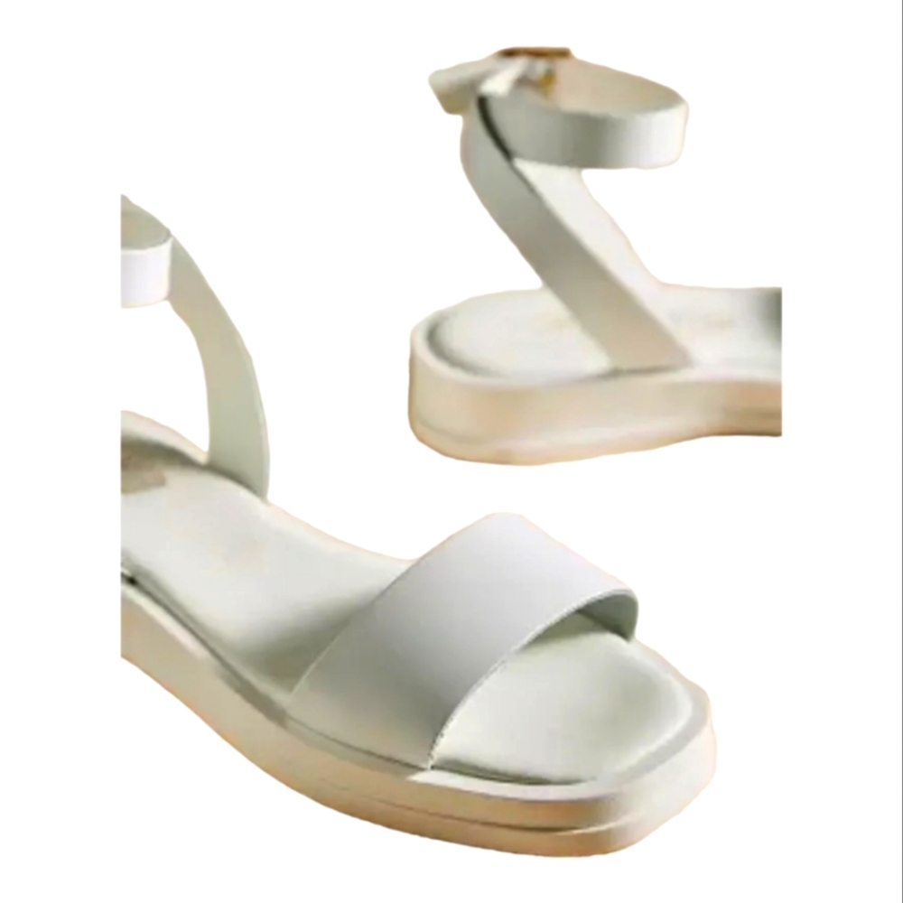 GB Women's Day-Light White Leather Ankle Strap Sandals Size 8